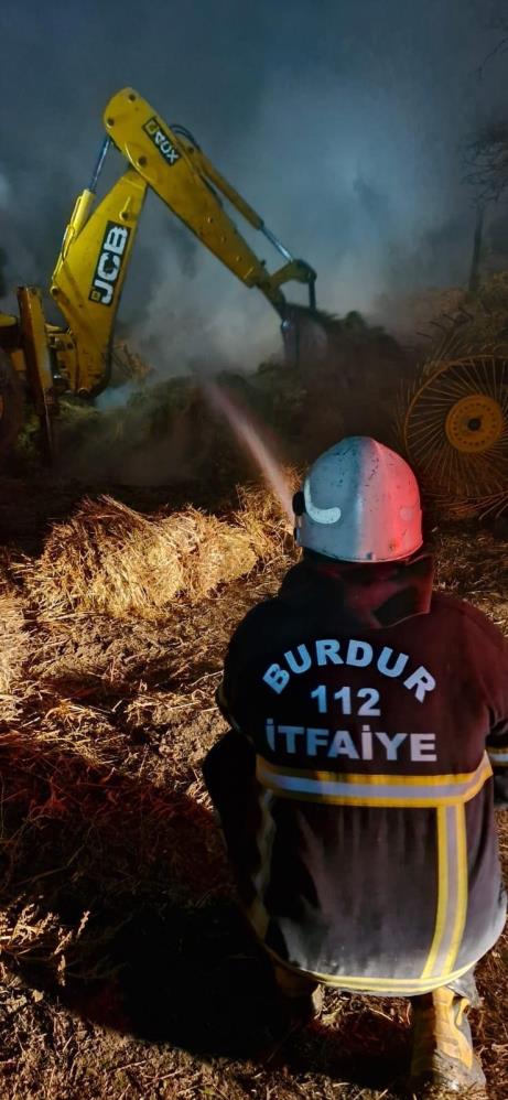 6 Buzağı Telef Oldu, 500 Saman Balyası Yandı Burdur (3)