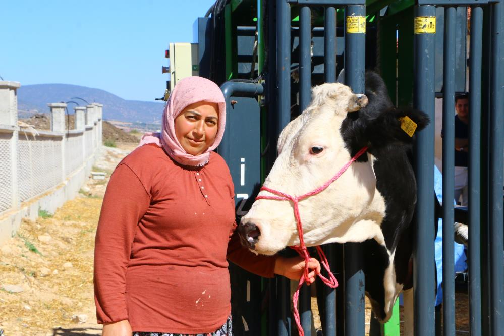 Besiciler Için Büyük Kolaylık Büyükşehir Belediyesi'nden Tırnak Bakım Hizmeti 4