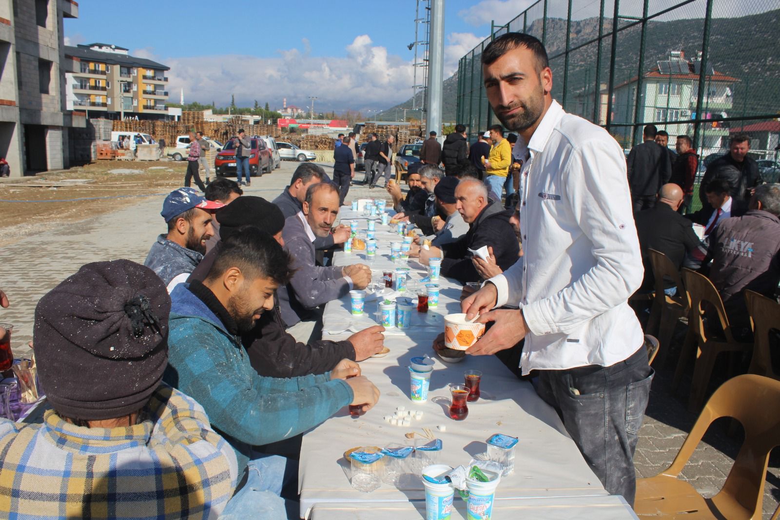 Bucak’ta Paşa Konutları Sizleri Bekliyor Tezgel İnşaatt’tan Kaynaşma Yemeği 4