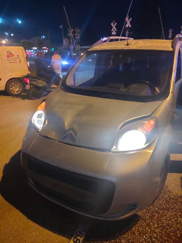 Burdur'da Hafif Ticari Araç Ile Çarpışan Motosikletli Kurye Hayatını Kaybetti 1