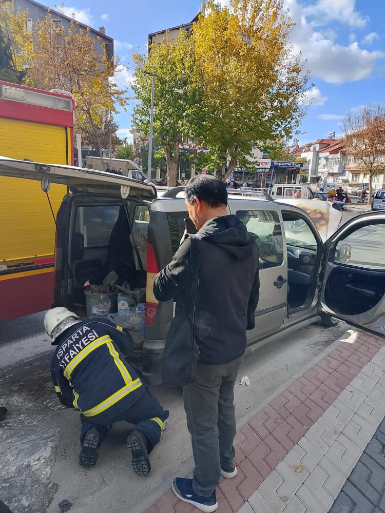 Seyir Halindeki Araç Aniden Alev Aldı 2