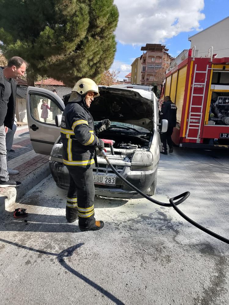 Seyir Halindeki Araç Aniden Alev Aldı 4