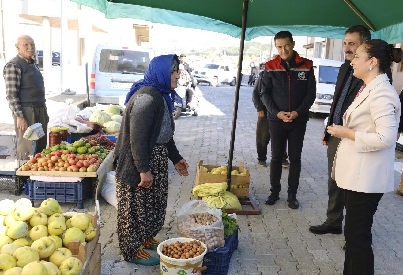 Vali Baydar Bilgihan Cuma Pazarı (1)