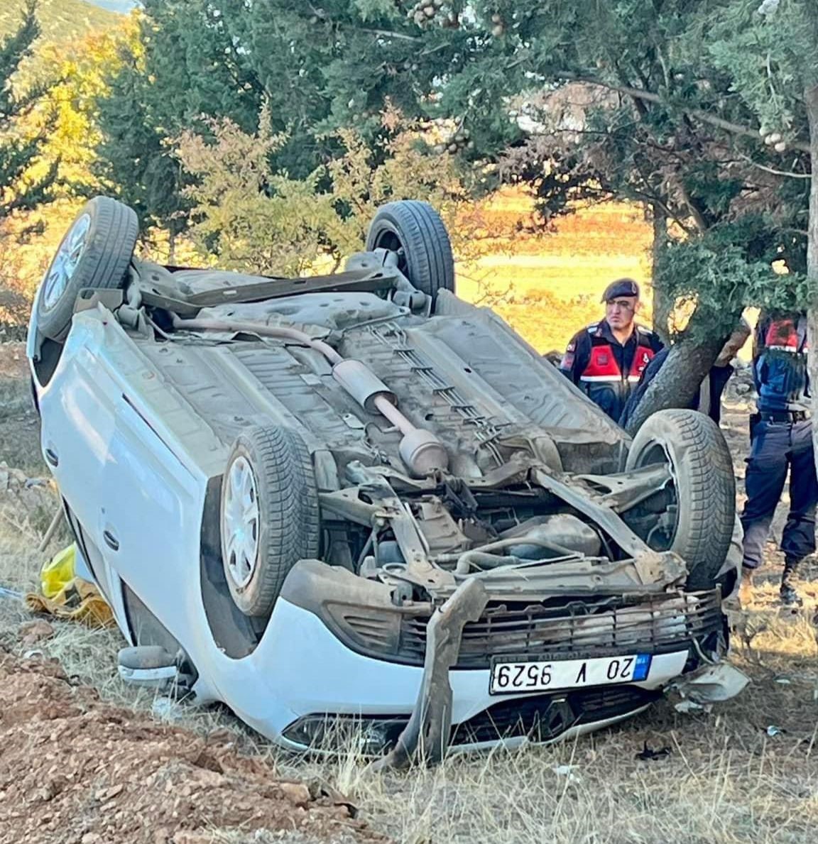 Virajı Alamayan Araç Takla Attı (2)