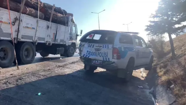 Burdur'da Trafik Kazası 1 Polis Ve 5 Yolcu Yaralandı4