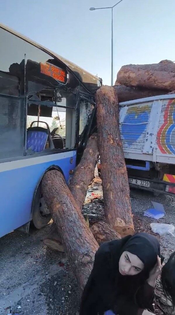 Burdur'daki Kaza Otobüsün Dolu Olduğu Zamana Denk Gelseydi Yaralı Sayısı Daha Fazla Olurdu 2