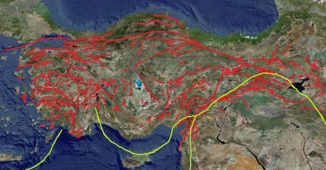 Deprem Paniği 4,4 Büyüklüğünde Deprem Oldu 2