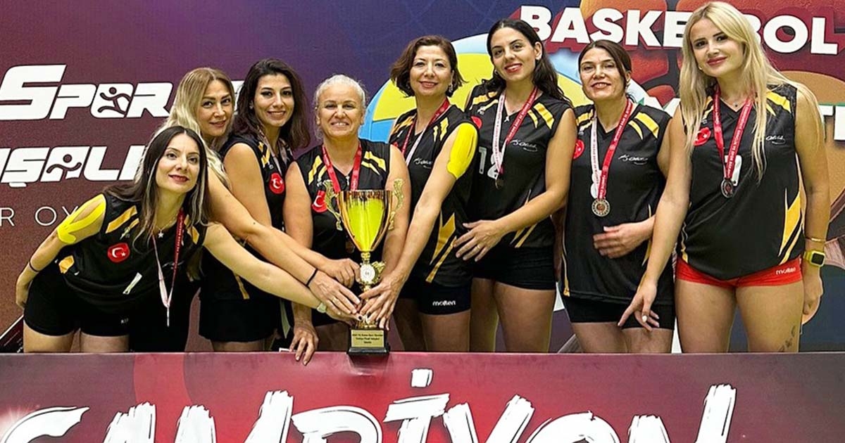 Kadın voleybol takımı Türkiye ikincisi oldu