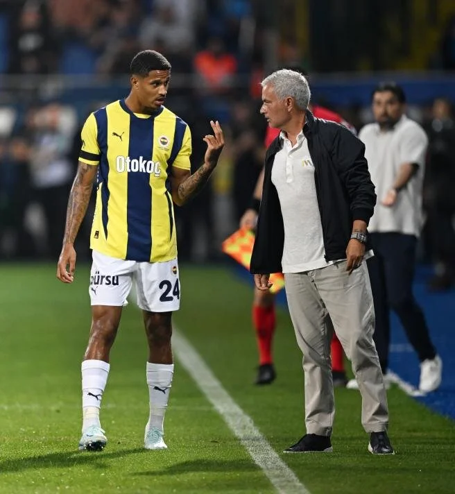 Fenerbahçe'nin Sol Bek Adayı Kieran Tierney Kimdir Arsenal Yıldızı Sarı Lacivertli Formaya Mı Geçiyor