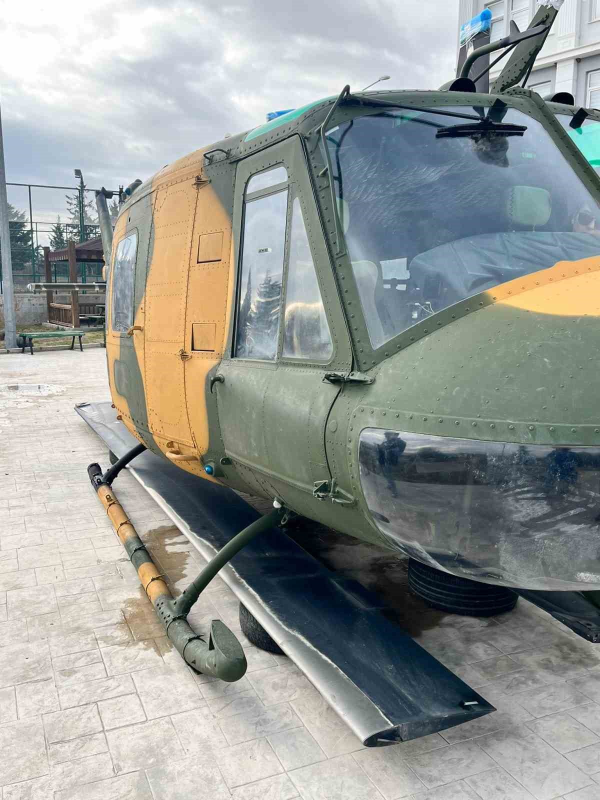 Msb, Isparta’da Havacılık Eğitimine Destek Veriyor Uh 1 Helikopteri Üniversiteye Hibe Edildi 2