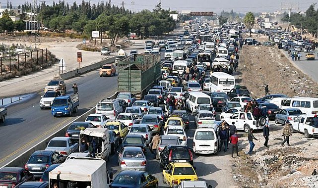 Suriyeliler Şam’a akın ediyor! Esad dönemi bitti1