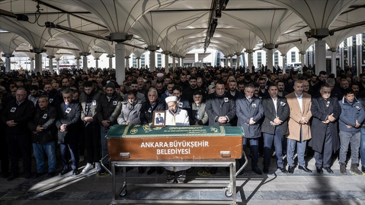 Turgut Karataş Son Yolculuğuna Uğurlandı Cenazesi Ankara'da Toprağa Verildi 1.Jpe2