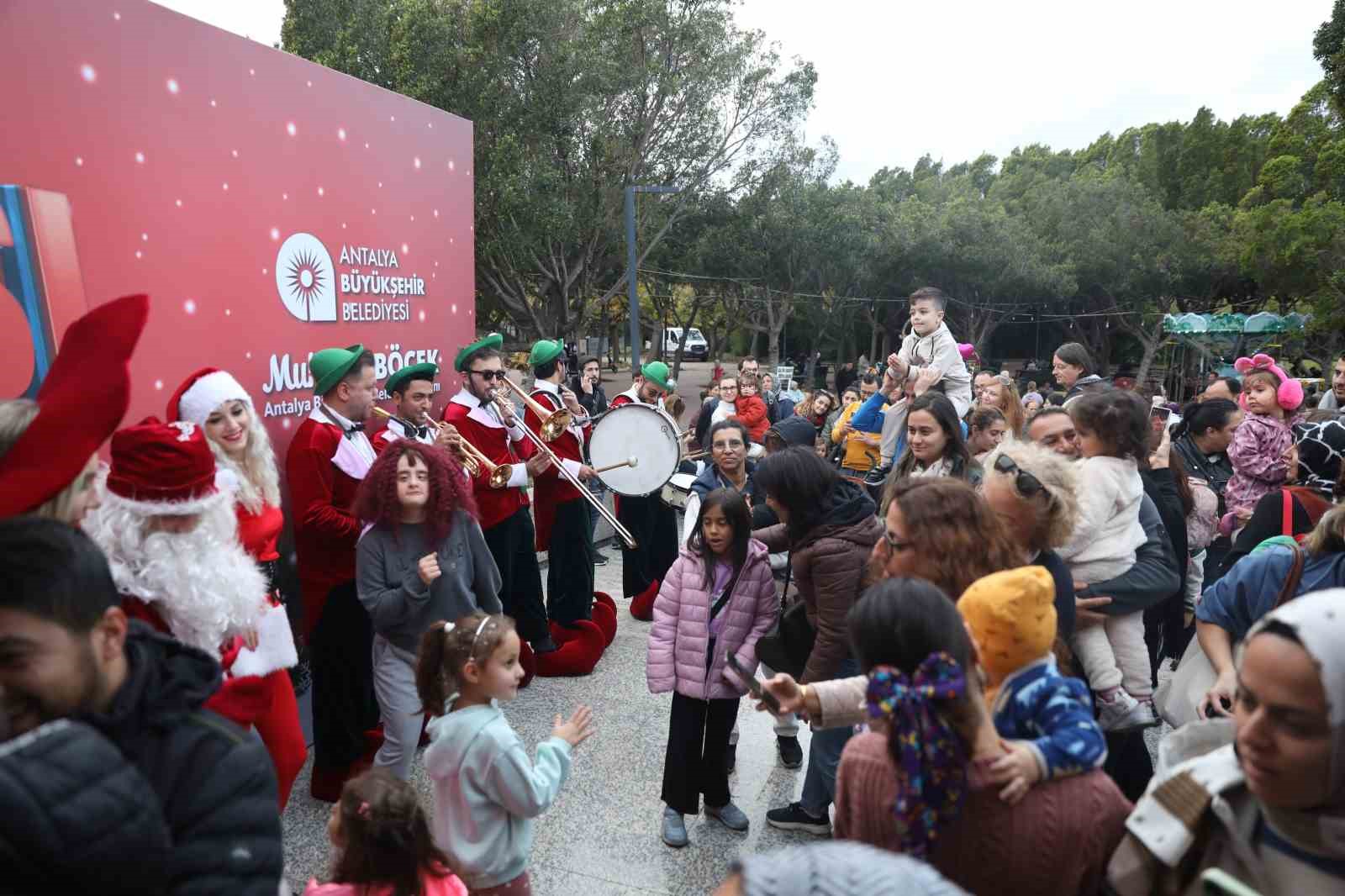 Yılbaşı Festivali Renkli Etkinliklerle Ziyaretçileri Bekliyor 2