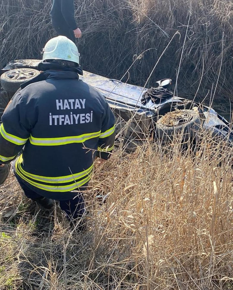 Acı Kaza 2 Otomobil Ile 1 Motosiklet Çarpıştı