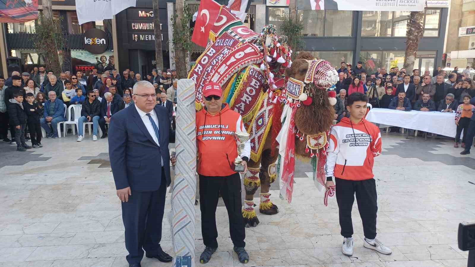 Akdeniz'in En Süslü Devesi Oldu Birinciliği Kaptı 1