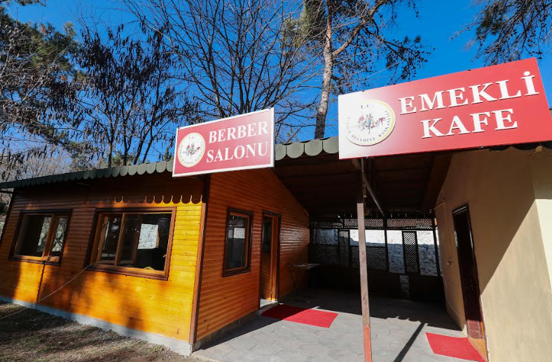 Emekli Kafe Berber