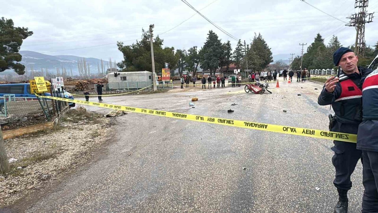 Feci Kaza Kontrolsüz Geçiş Çiftin Hayatına Mal Oldu 3