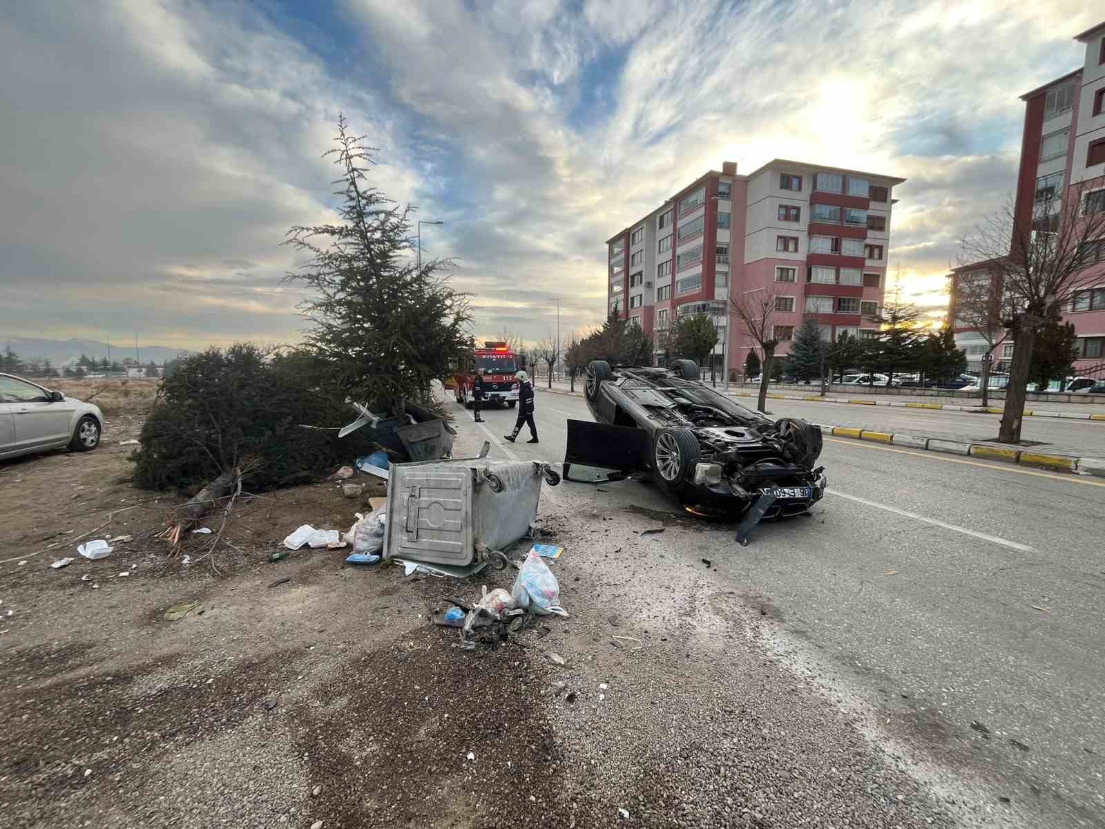 Otomobil Ters Döndü 1 Kişi Yaralandı