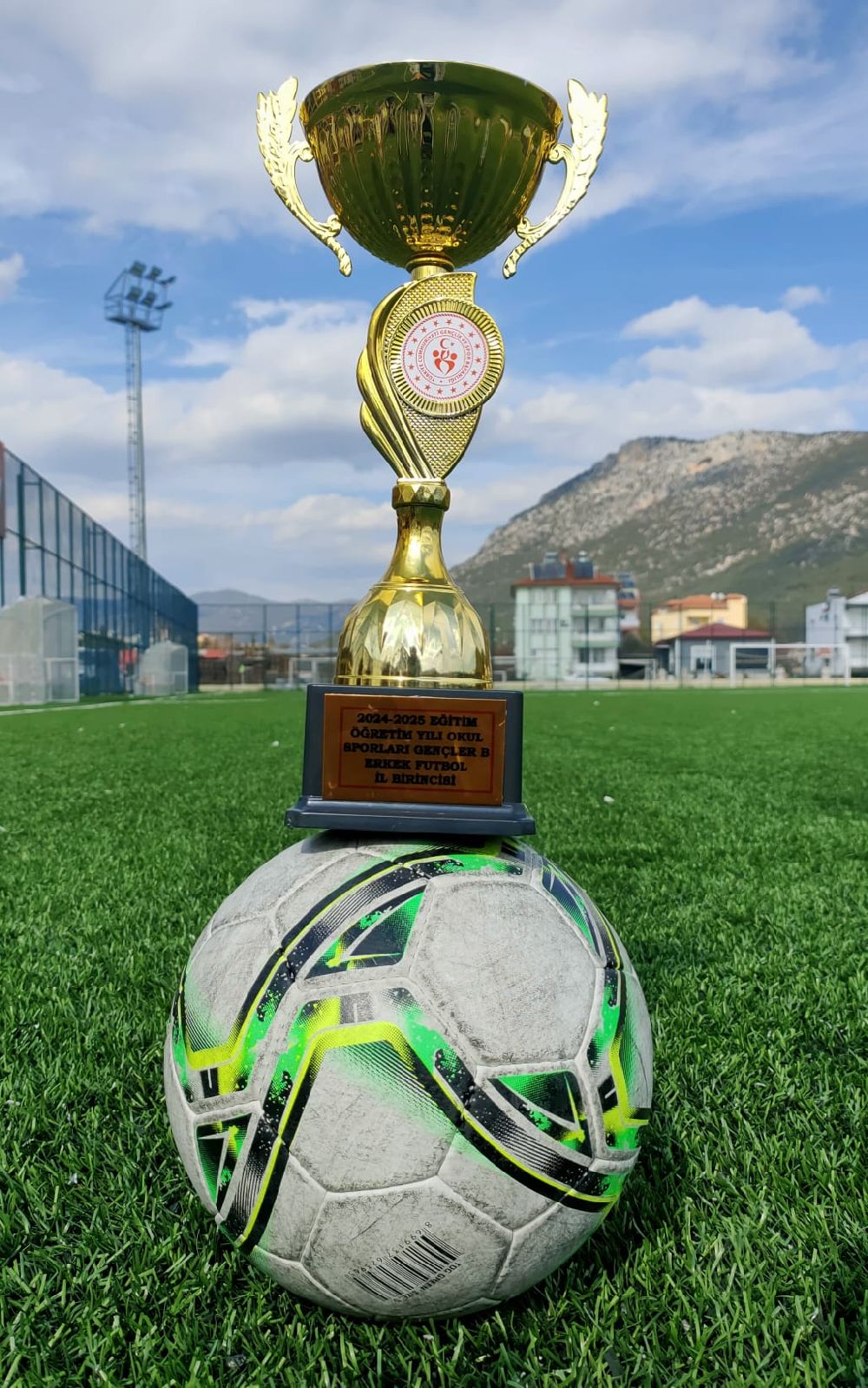 Bucak İmam Hatip Lisesi Futbol Takımı Il Birincisi Oldu!1