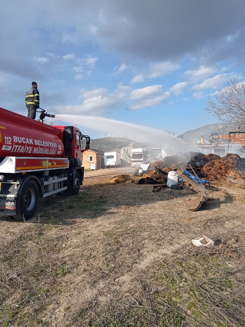 Bucak'ta Balya Yangını 1000 Tane Balya Küle Döndü 1