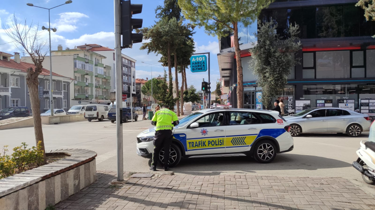 Bucak'ta Motosiklet Yayaya Çarptı 1 Kişi Yaralandı 1