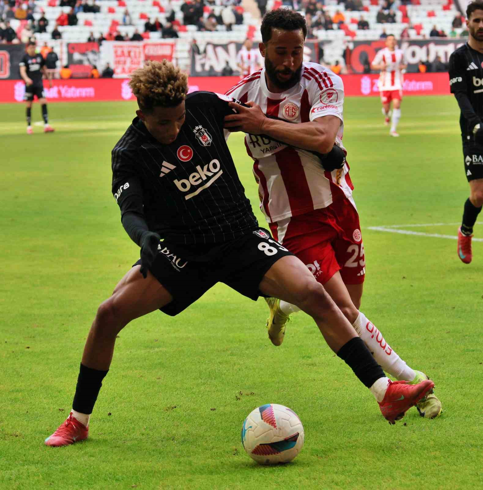 Deplasmanda Büyük Mücadele! Beşiktaş Zorlanmasına Rağmen Sonuç Değişti!