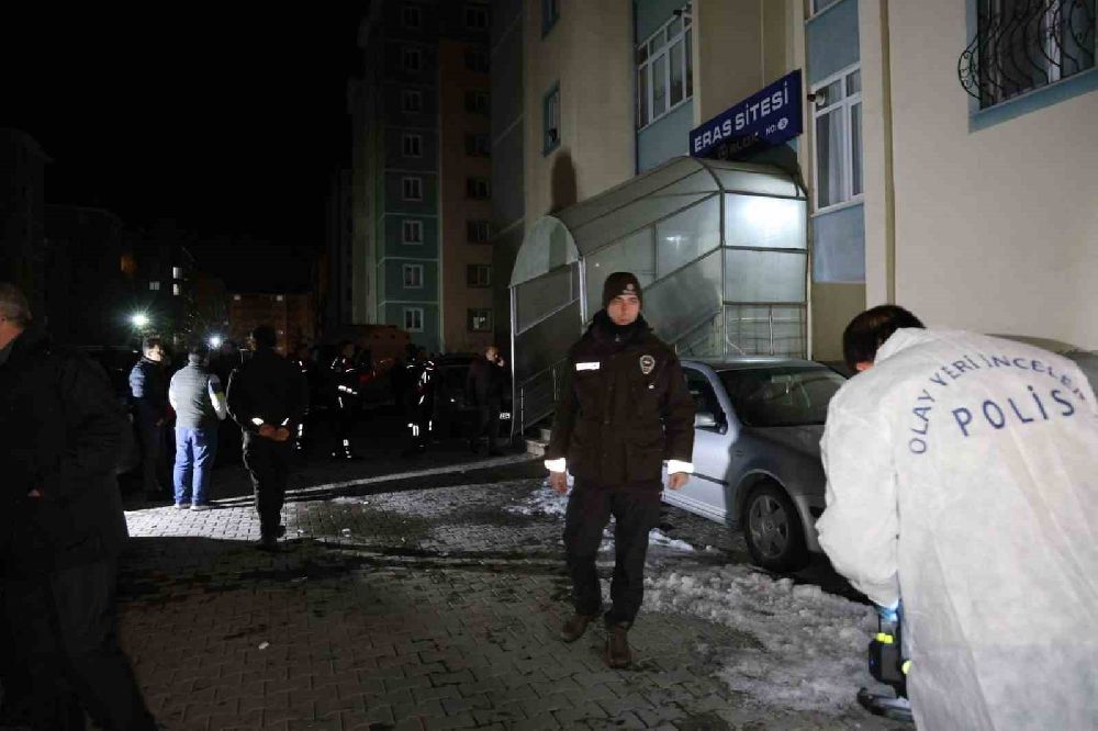 Kan Donduran Olay Önce Eski Nişanlısını, Sonra Kendini Vurdu 4