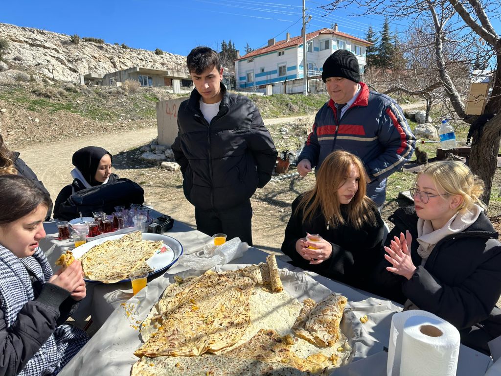 Makü'lü Gençler Ramazan Ayı Öncesi Camileri Temizledi (1)