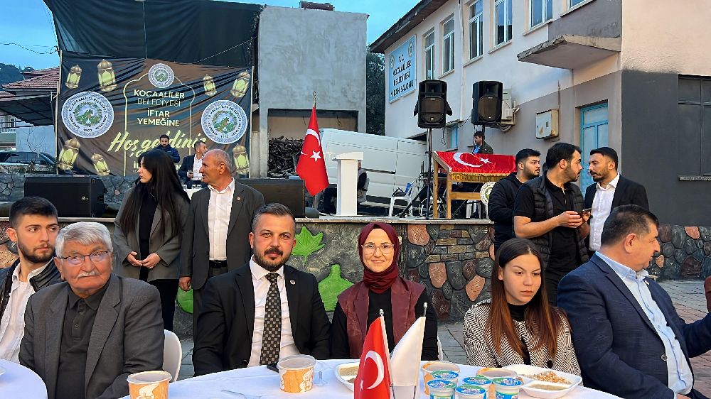 Baskan Delen Iftar Sofrasini Kurdu Kocaaliler De Bereketi Paylastilar A R G M A