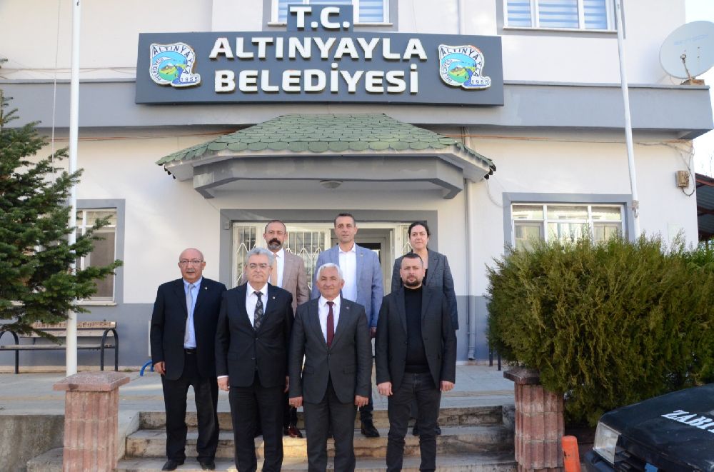 Başkan Gündüzalp Gölhisar Ve Altınyayla’da Iftar Yaptı 4