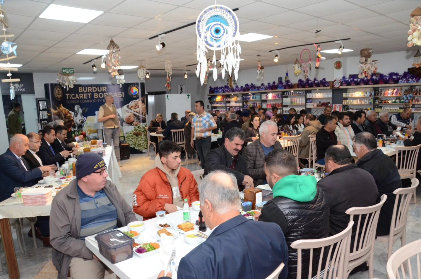 Burdur Ticaret Borsası Yeşilova'da Iftar Yaptı 1