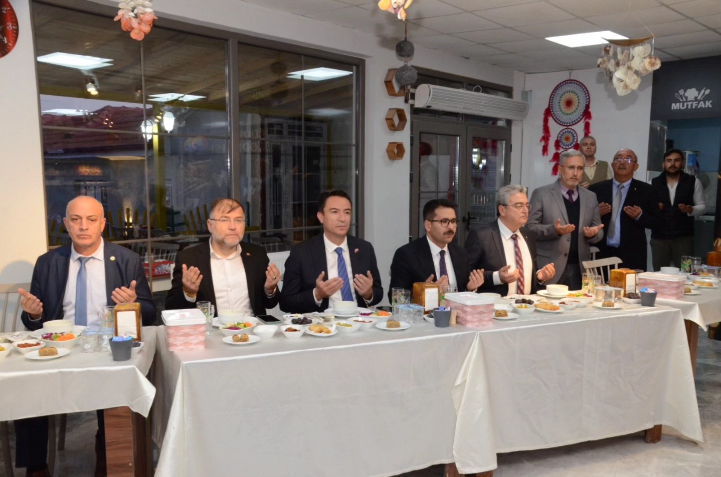 Burdur Ticaret Borsası Yeşilova'da Iftar Yaptı