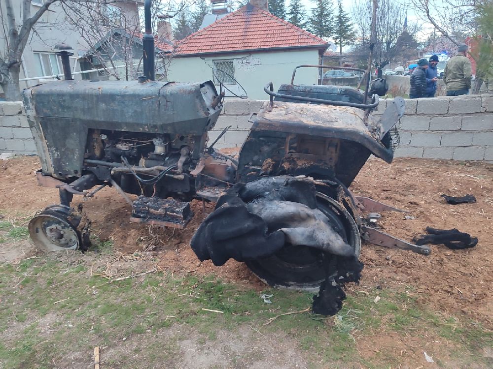 Burdur'da Samanlık Alev Aldı Alevler Odunluğa Sıçradı 4