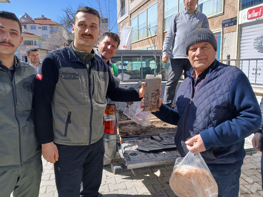 Geleceğe Nefes Olacak 10 Bin Fidan Sahiplerini Buldu 1