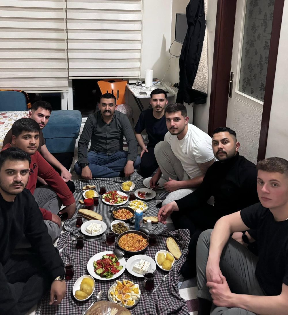 Gençlerle Sahur Yaptı 1