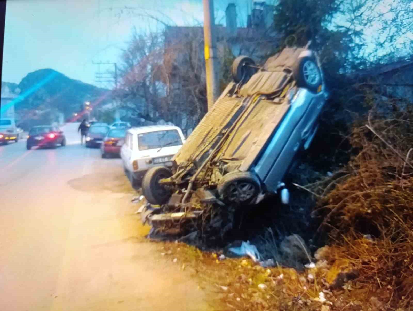 Isparta’da Kontrolden Çıkan Otomobil Takla Attı, 20 Yaşındaki Sürücü Ağır Yaralandı