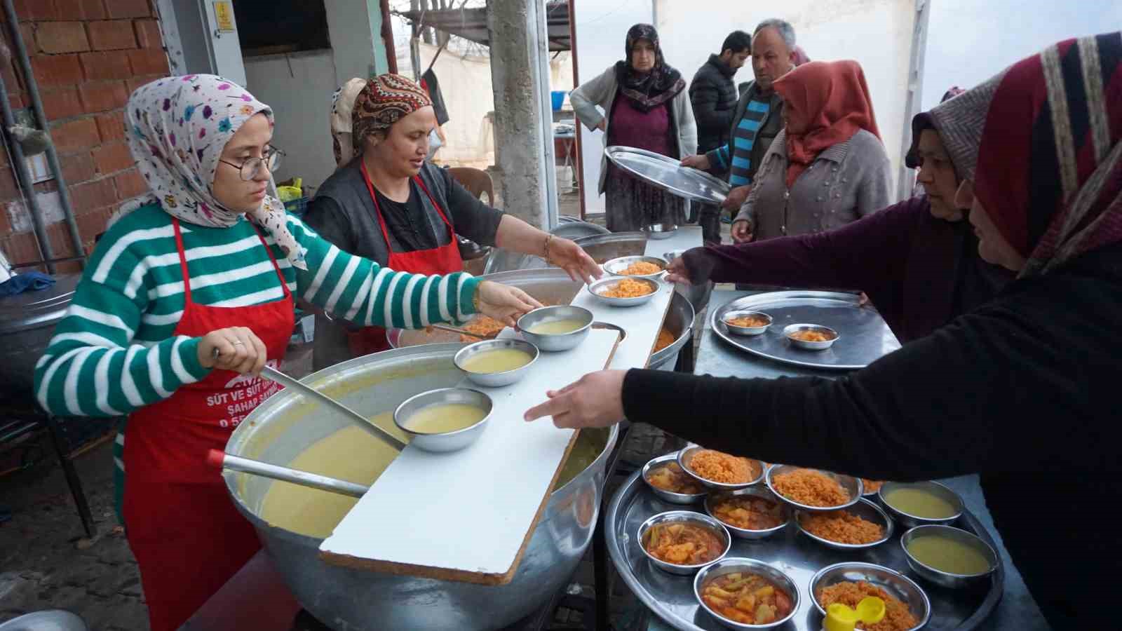 Köylüler Iftar Sofrasında Buluşuyor