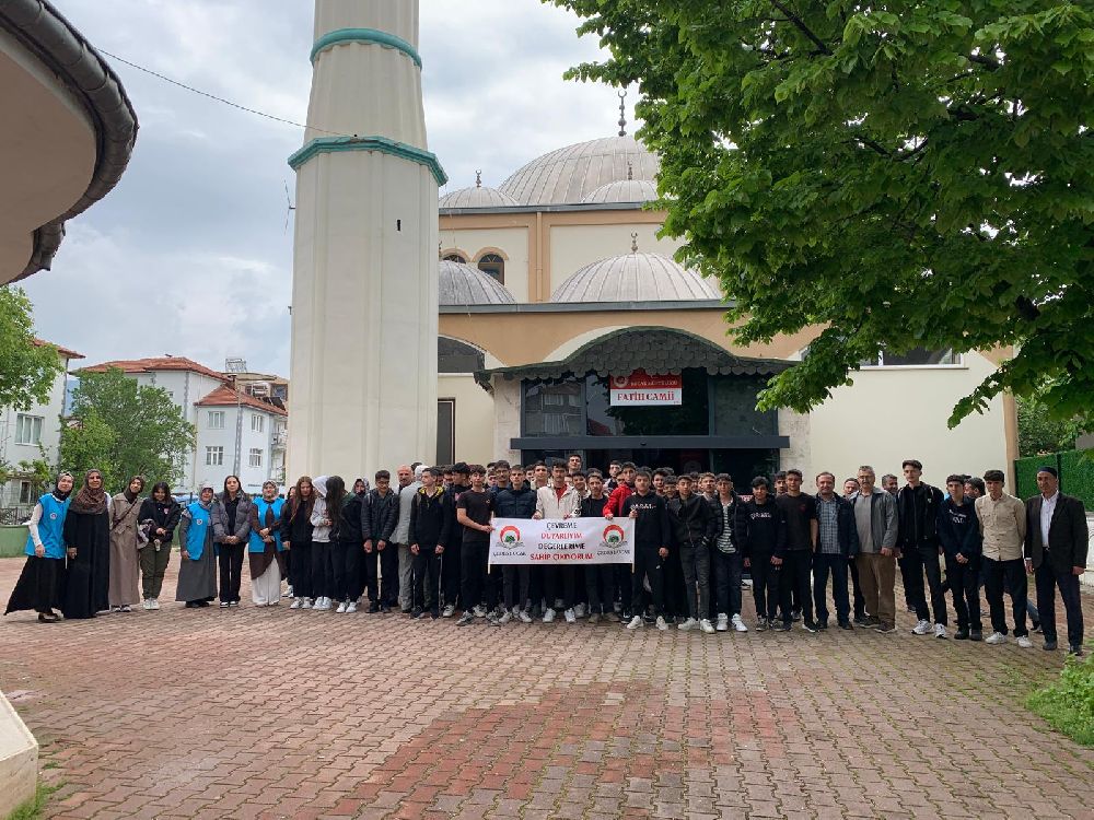 Bucak’ta Gençler Fatih Camii’nde Buluştu