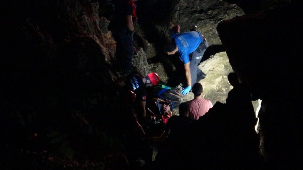 30 Metrelik Falezlerden Düşen Adam Hayatını Kaybetti (2)