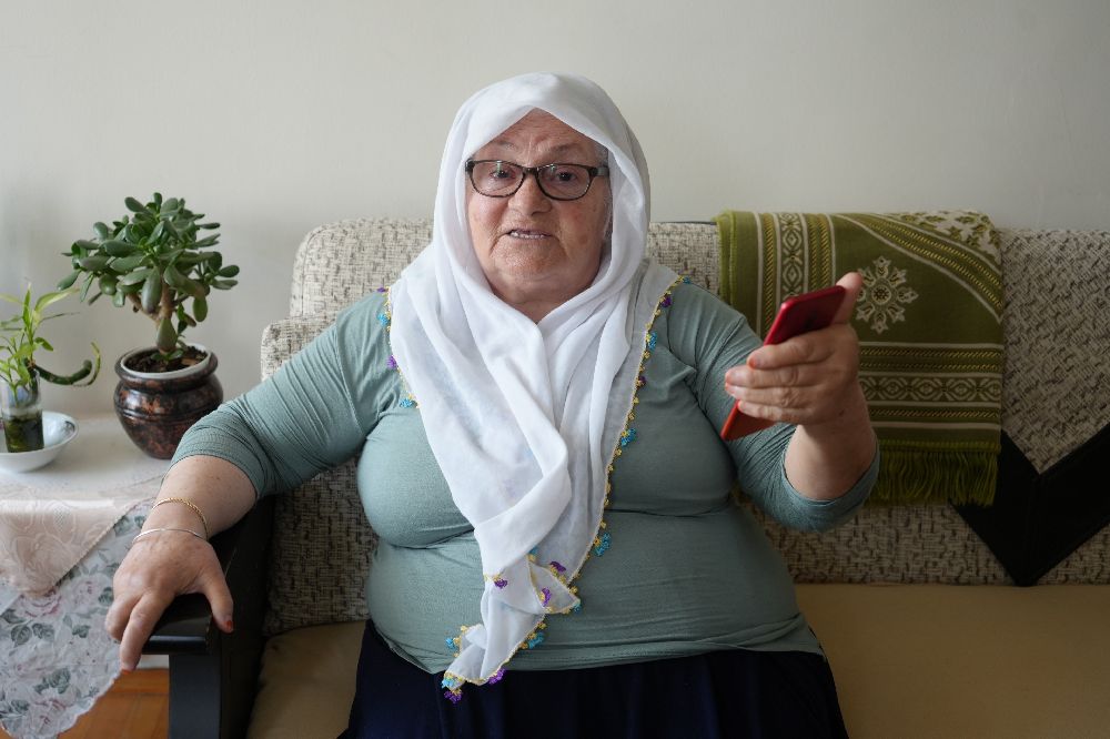 80 Yaşındaki Kadın Dolandırıcıları Tek Bir Sözle Gözdağı Verdi 4
