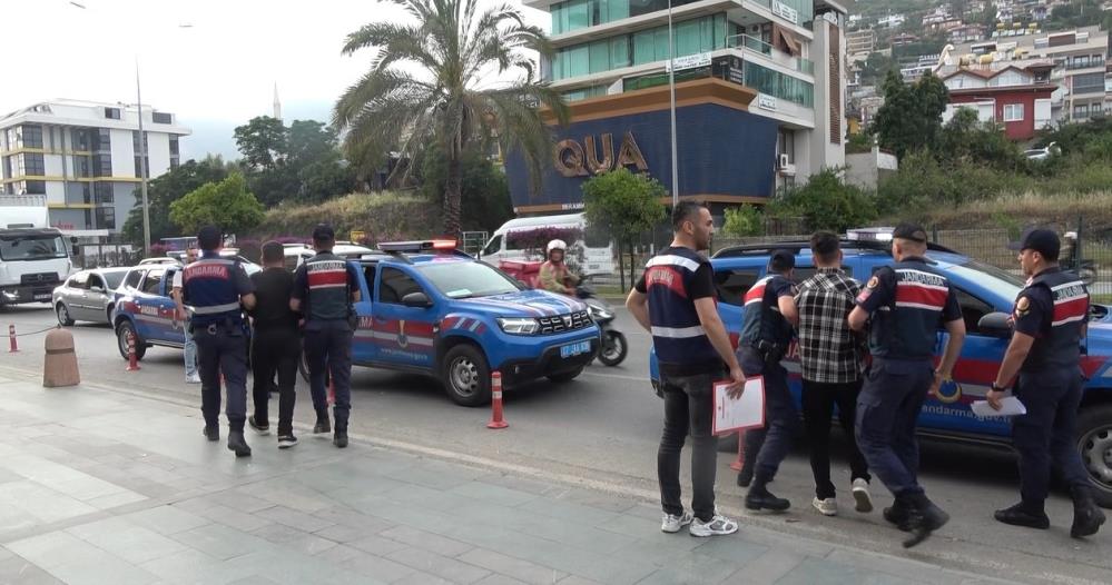 Alanya'da Kanlı Biten Tartışmada 3 Kişi Tutuklandı (2)