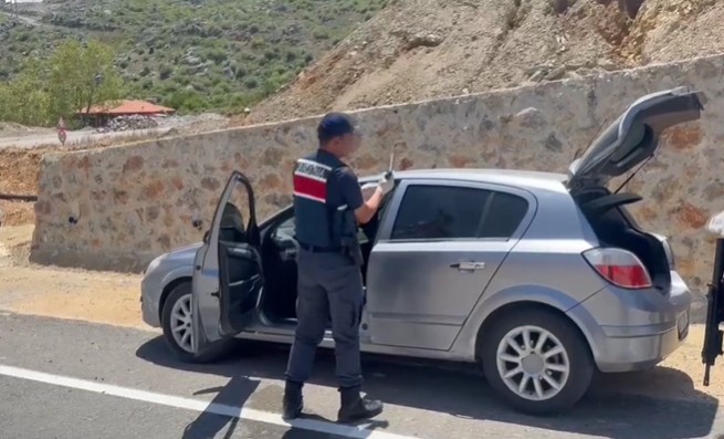 Alanya'da Yasa Dışı Silah Ve Mühimmat Operasyonu