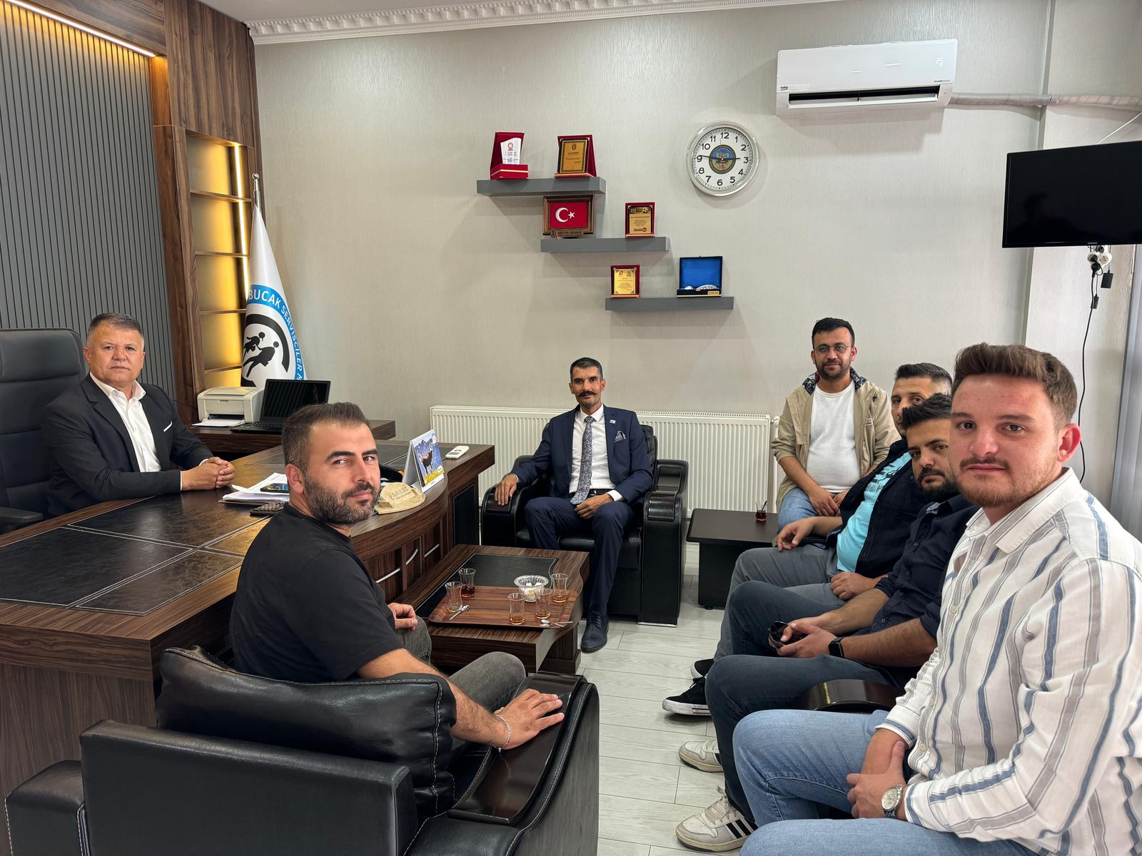 Anahtar Parti̇ Bucak'ta Servi̇sçi̇ler Kooperati̇fi̇ne Zi̇yaret 11 (1)