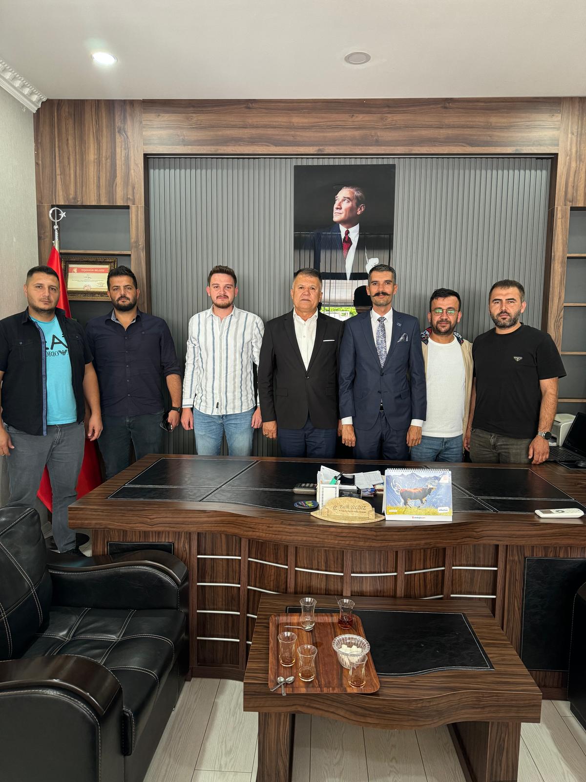 Anahtar Parti̇ Bucak'ta Servi̇sçi̇ler Kooperati̇fi̇ne Zi̇yaret 11 (2)