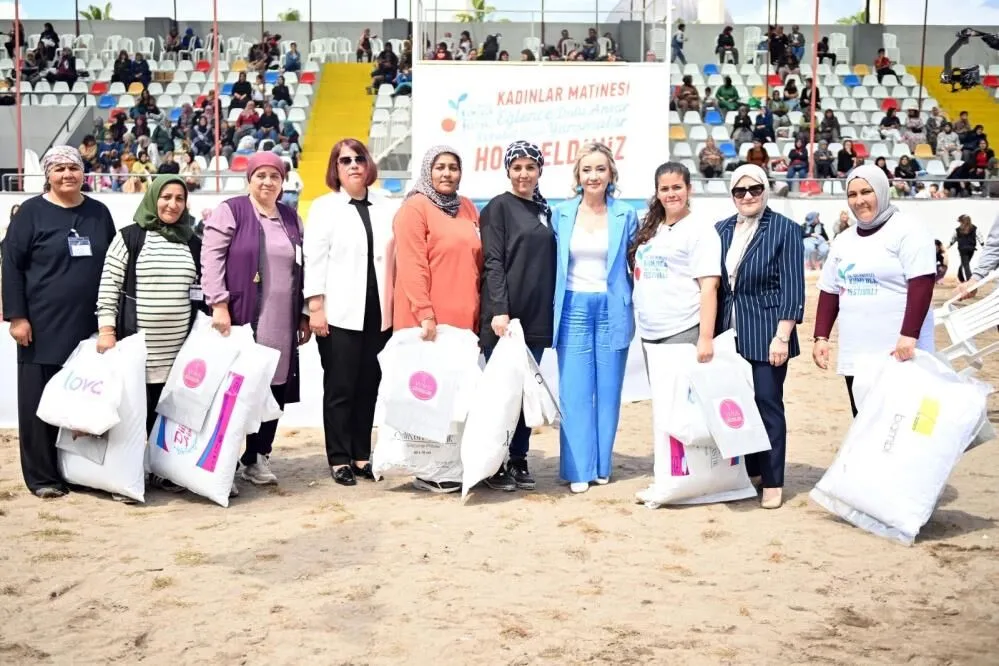 Birinci 1,5 Kilo Üzerinde Domates Yedi 1
