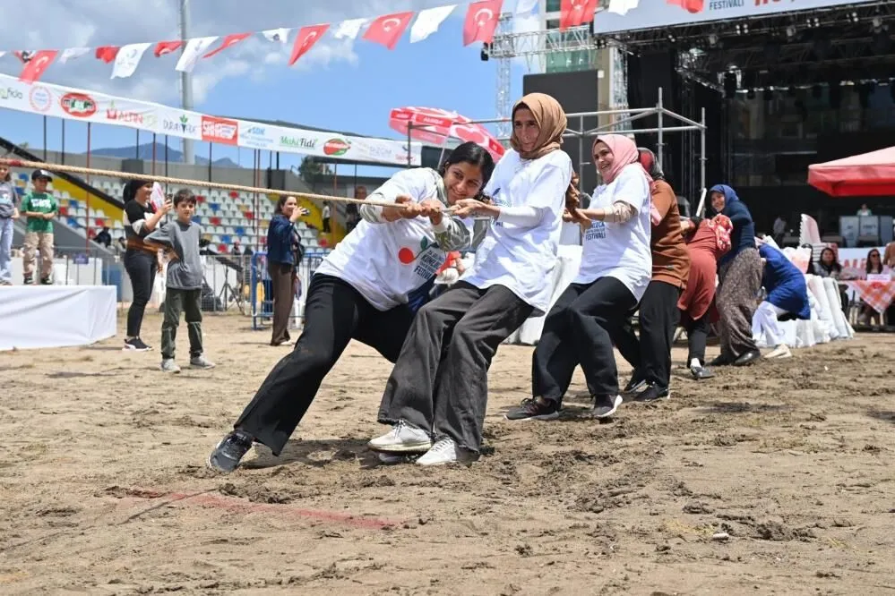 Birinci 1,5 Kilo Üzerinde Domates Yedi 2
