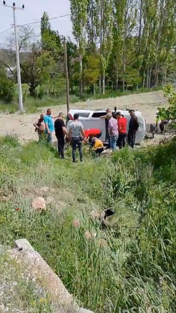 Burdur'da Otomobil Devrildi Sürücü Ağır Yaralı (1)