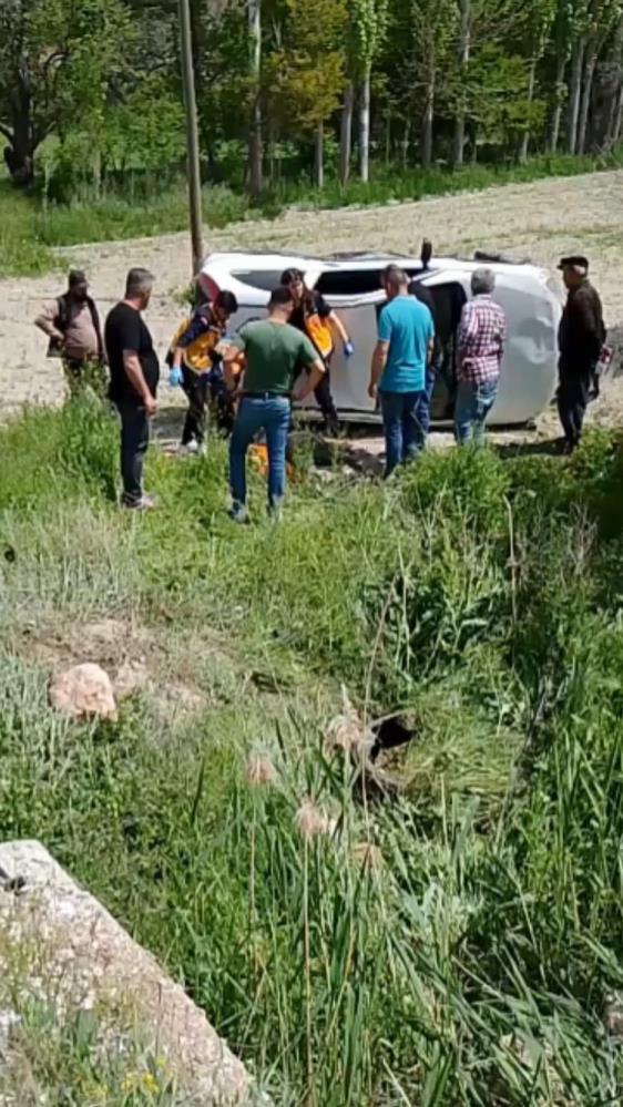 Burdur'da Otomobil Devrildi Sürücü Ağır Yaralı (3)