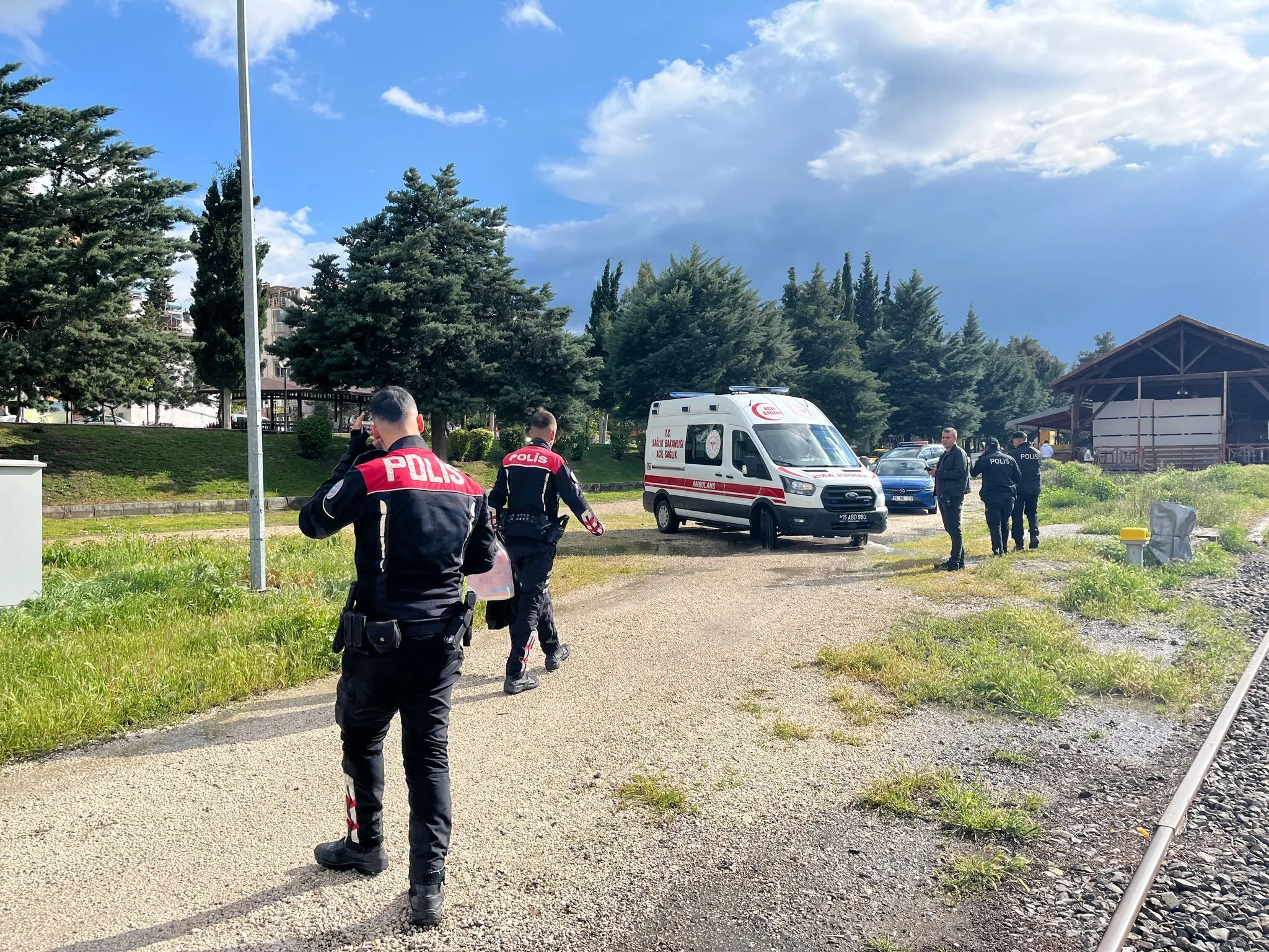 Burdur’da Yerde Baygın Bulundu! Yoğun Bakıma Alındı 3