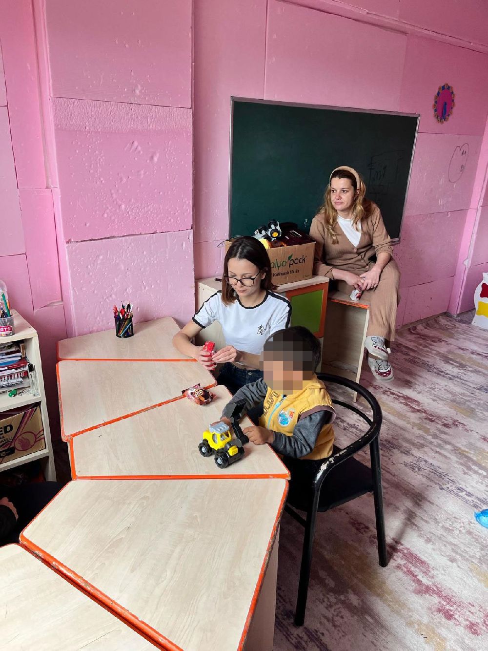 Halkla İlişkiler Bölümü Öğrencilerinden Özel Çocuklara Ziyaret 2